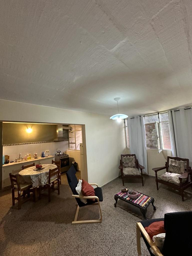 Leohome Melo Exteriör bild